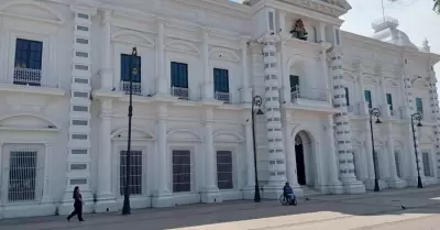 Burócratas estatales saldrán de vacaciones el 18 de julio