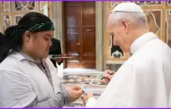 Papa Len XIV autografa carta de Pokmon y momento se viraliza