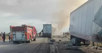 Choque de trileres en carretera Hermosillo-Guaymas
