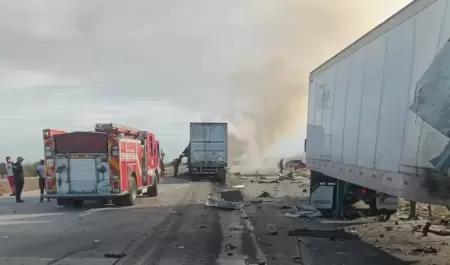 Choque de trileres en carretera Hermosillo-Guaymas
