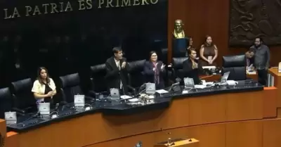 Un minuto de aplausos para Ozzy Osbourne en el Congreso de la Unión