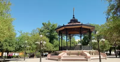 Calor, kiosco, plaza