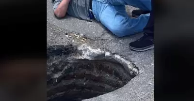 Mujer invidente cayó en alcantarilla