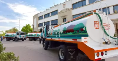 Entrega de pipas para atender abasto de agua en zona rural de Hermosillo