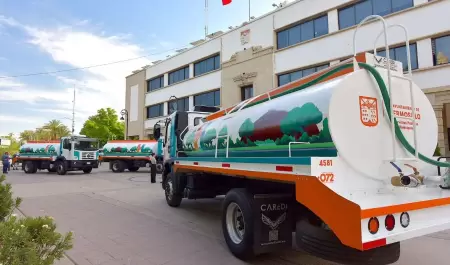 Entrega de pipas para atender abasto de agua en zona rural de Hermosillo