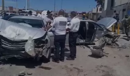 Choque en en bulevar Ignacio Salazar y Repblica de Cuba