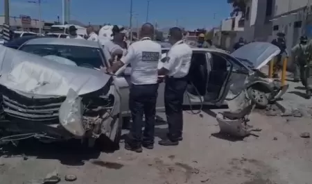 Choque en en bulevar Ignacio Salazar y Repblica de Cuba