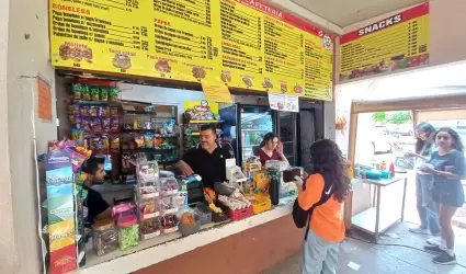 Cafetera Navarro, Unison, becas alimenticias