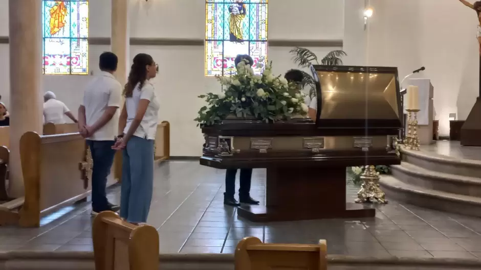 Velacin de cuerpo presente del sacerdote Julio Csar Castillo