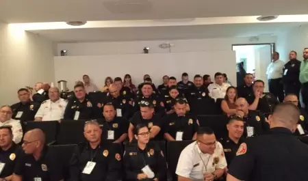 Reunin de bomberos con diputados de Sonora
