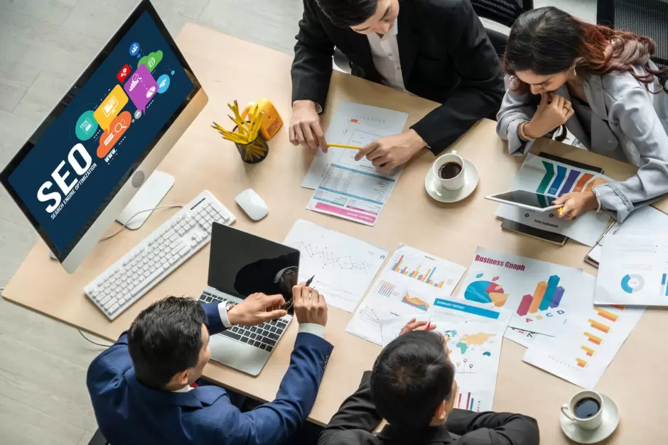 Estudia a tu audiencia, competidores y temporadas clave antes de promocionar.