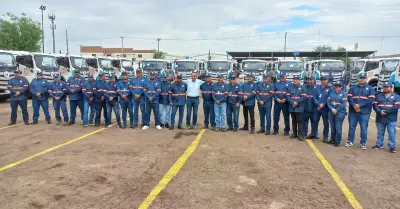 Entrega de nuevas unidades eléctricas de recolección de basura