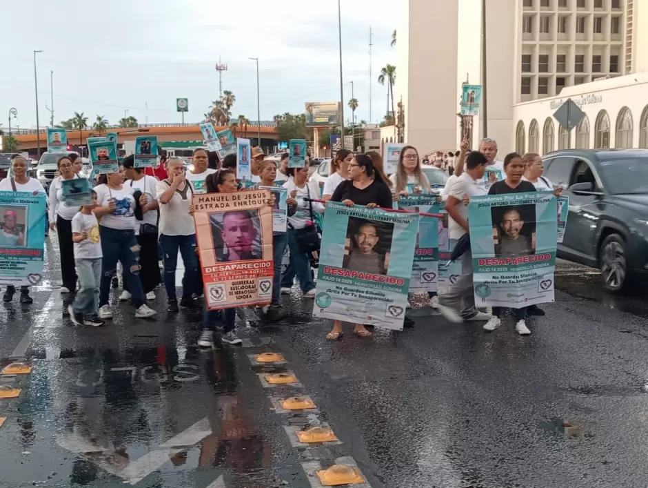 Colectivos de bsqueda marchan en Hermosillo