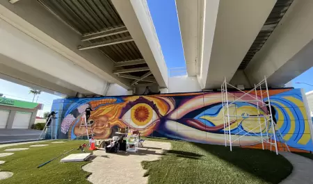 Pintan murales en puentes de Hermosillo