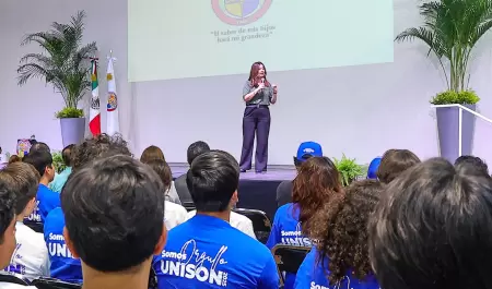 Unison, estudiantes, rectora
