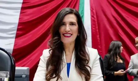 Kenia Lpez Rabadn