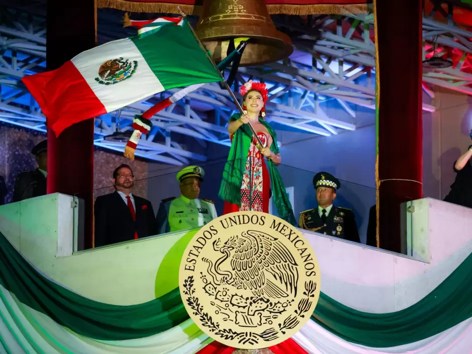 Dan Grito de Independencia 100 mil bajacalifornianos con la Gobernadora Marina Del Pilar vila Olmeda