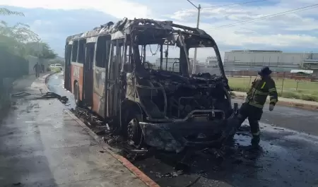 Se incendia camin de la Lnea 18 en Hermosillo