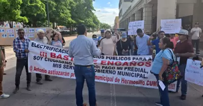 Bloqueo del bulevar Hidalgo por vecinos de Altares 2