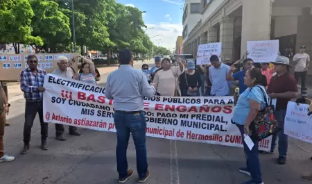 Bloqueo del bulevar Hidalgo por vecinos de Altares 2