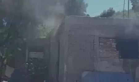 Incendio de vivienda en la colonia 5 de Mayo