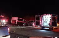 Choque entre autobs y pick up en carretera a Kino deja 11 personas lesionadas