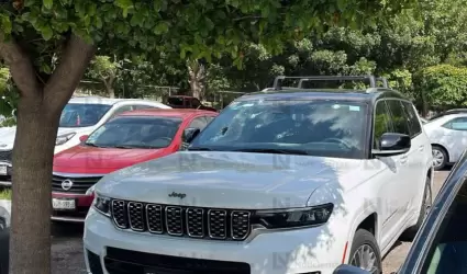 Camioneta donde viajaba la nieta del gobernador de Sinaloa