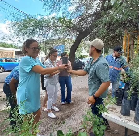 Donaci�n de plantas del programa "Hermosillo Crece Verde"
