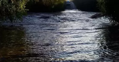 Vado de Tahuichopa en la carretera Arizpe-Cananea.