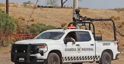 Hallan cuerpo con narcomensaje en carretera a Guaymas