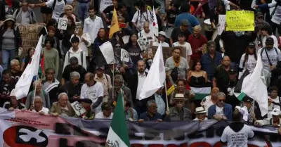 Marcha del 2 de octubre en conmemoración de los 57 años de la masacre estudianti