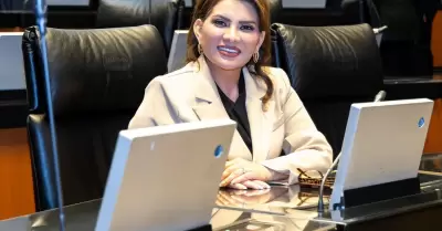 Lorenia Valles