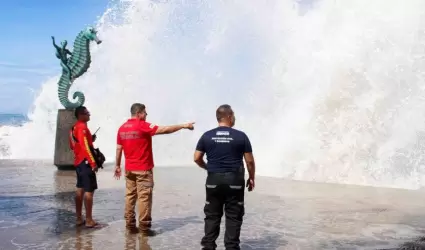 Oleaje provocado por el huracn Priscilla