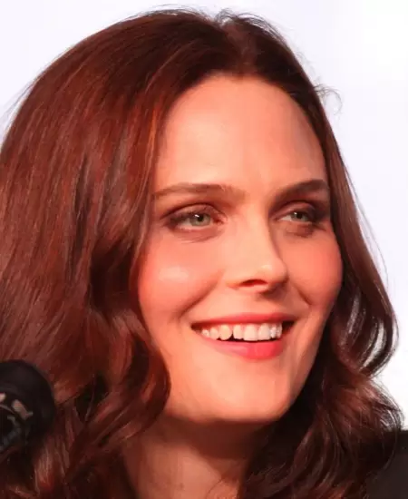 Emily Deschanel