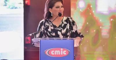 Lorenia Valles