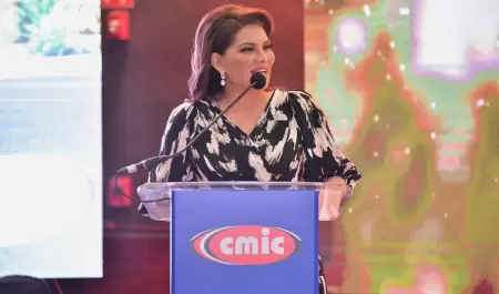 Lorenia Valles
