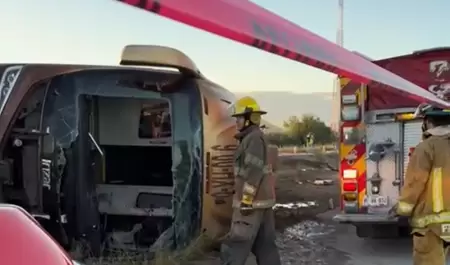 Volcamiento de autobs en carretera Guaymas Hermosillo.