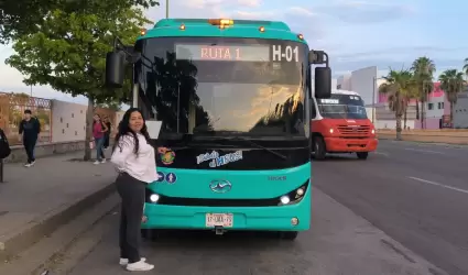 Lizeth vila Valenzuela, conductora de autobs