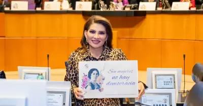 Lorenia Valles
