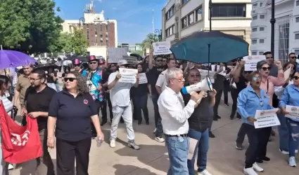 Marcha de agremiados al Staus