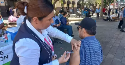 Módulo de vacunación en el Mercado Municipal