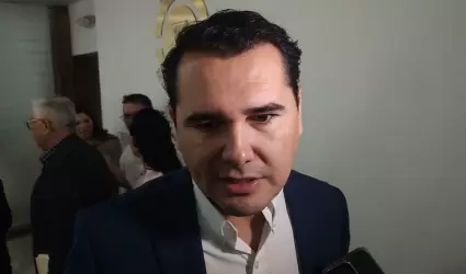 Adolfo Salazar Razo.