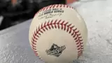 Pelota de beisbol usada en la Serie Mundial 2025