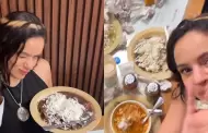 Rosalía prueba por primera vez el pozole y otros platillos mexicanos