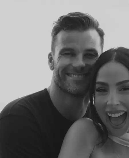 Mara Chacn, Christopher Den Uijl