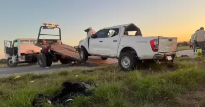 Volcamiento de camioneta con trabajadores