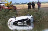 Mueren tres personas al caer auto a Canal Bajo, en Cajeme