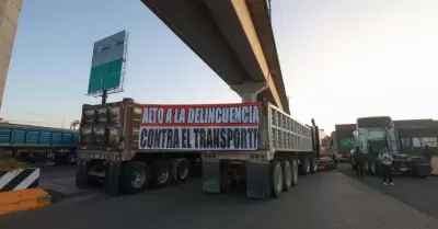 Bloqueos de transportistas y campesinos