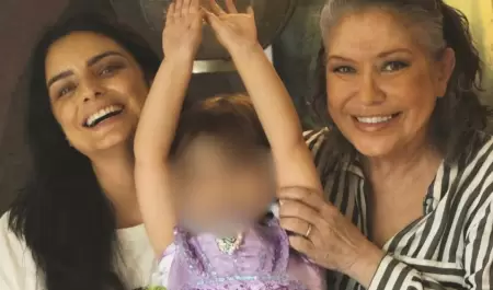 Aislinn Derbez, Gabriela Michel