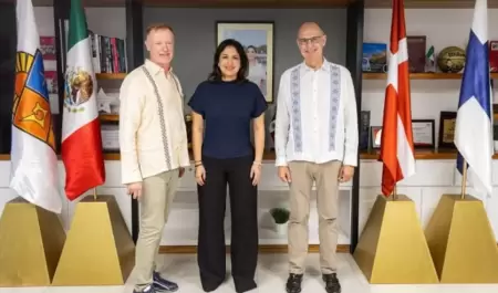 Presidenta municipal de Playa del Carmen, Estefana Mercado, embajadores de Finl